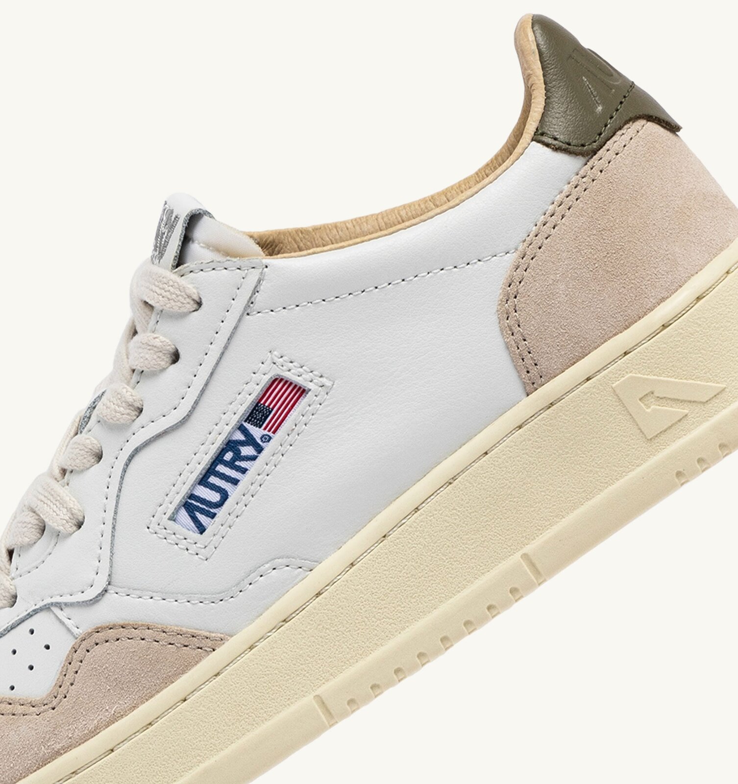 Medalist Low en cuir et daim blanc et Covert Green