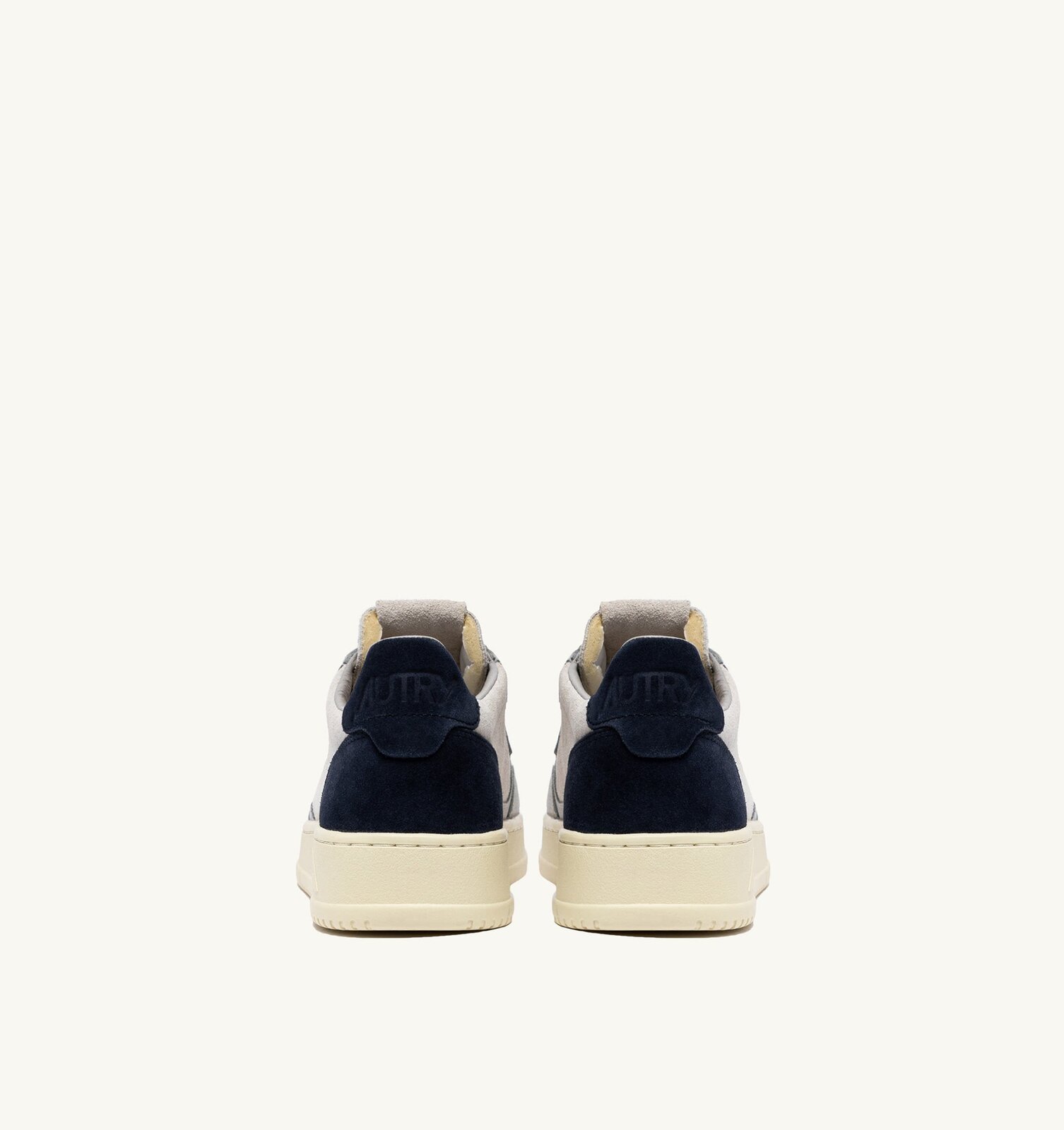 Medalist Low en daim Loft Gray et Space Blue