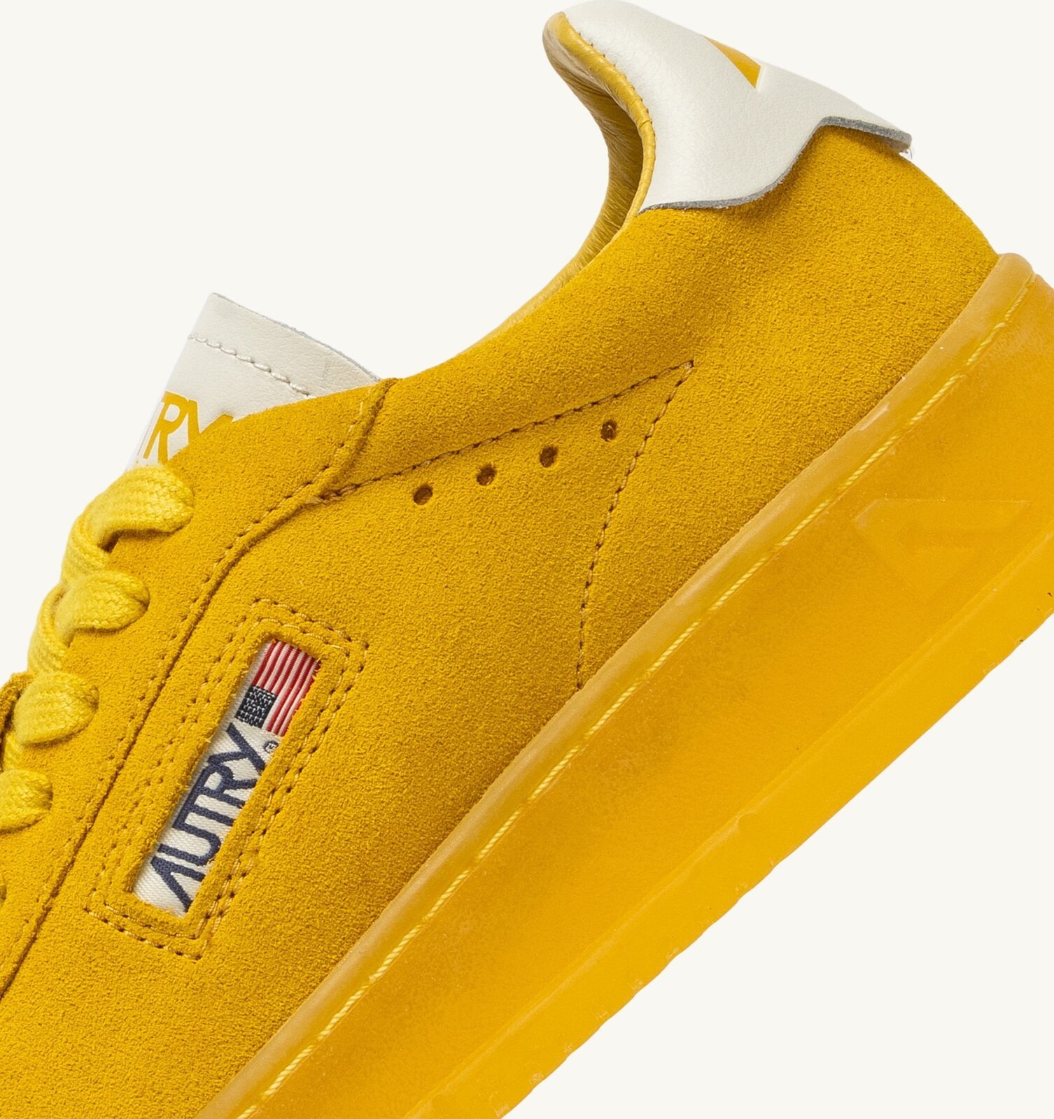 Dallas Low en daim Marshmallow et jaune