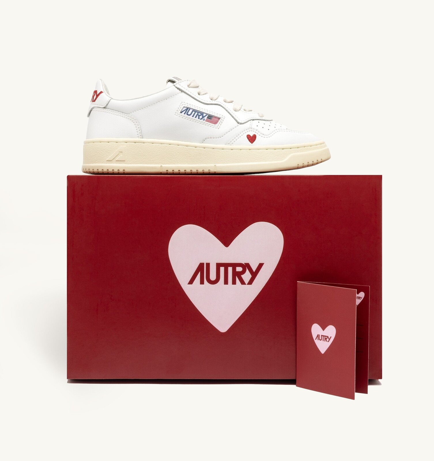 Medalist « Love » en cuir blanc