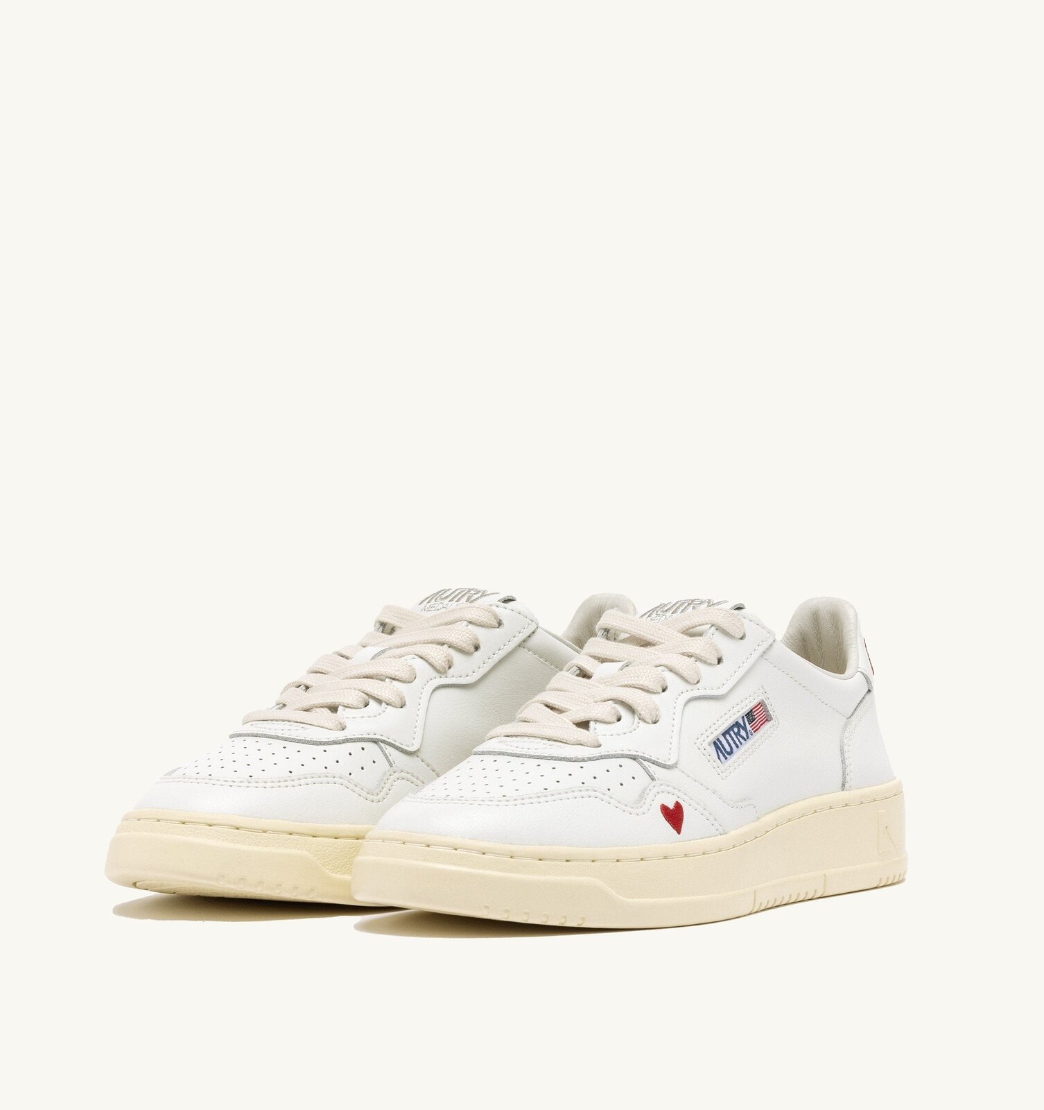 Medalist « Love » en cuir blanc