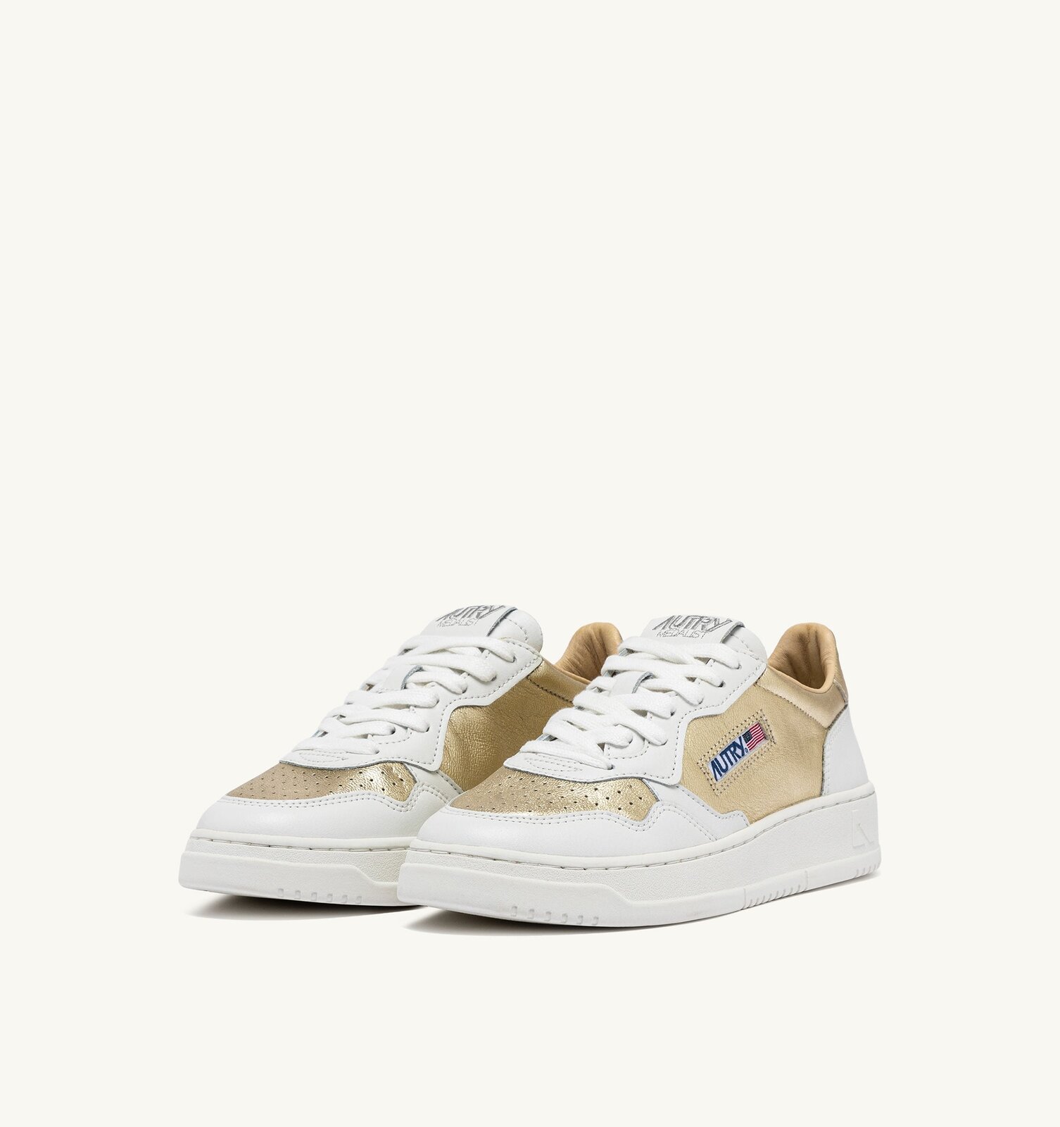 Medalist Low en nappa coloris blanc et platinum