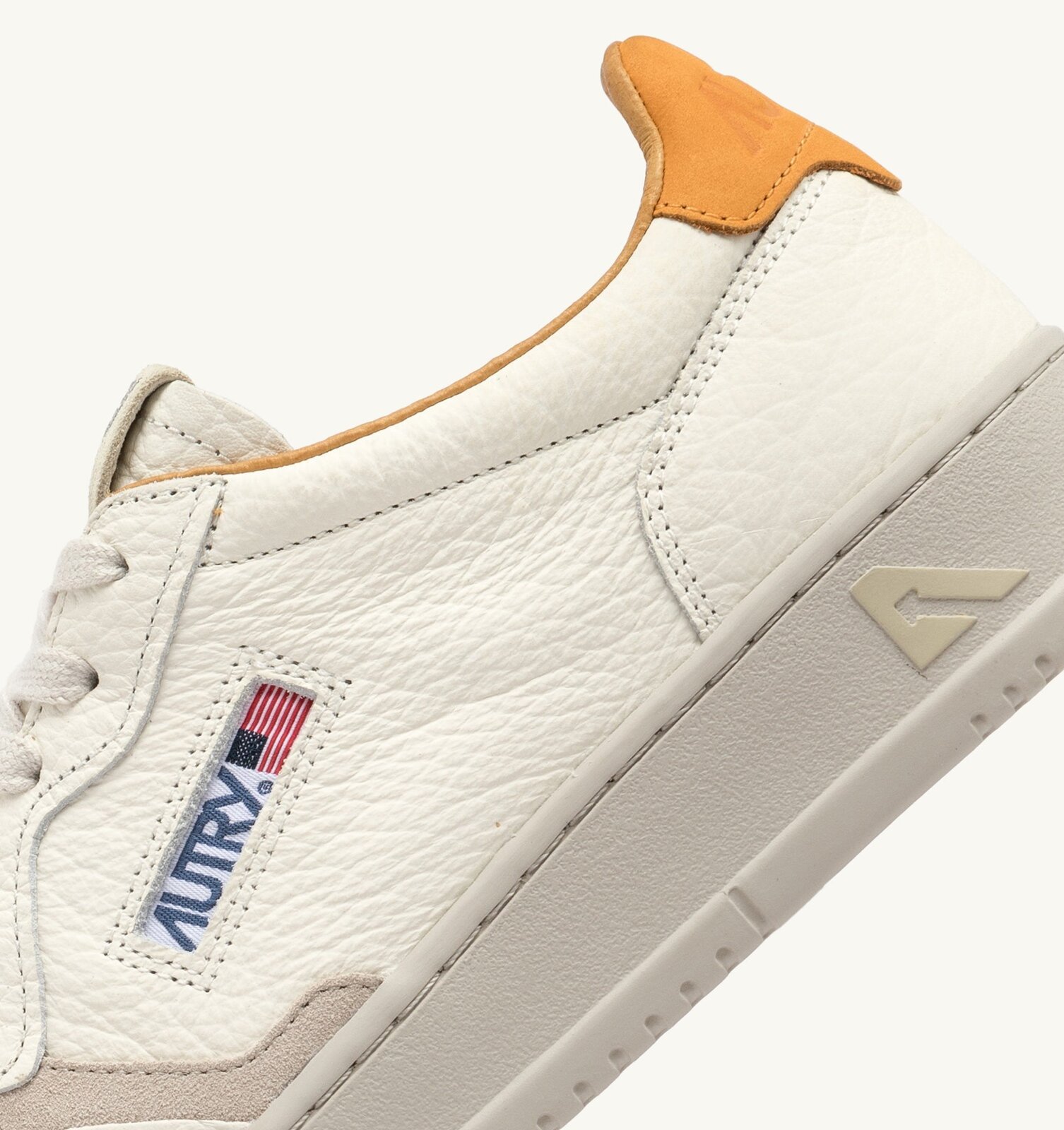 Medalist Low en cuir coloris Apricot et Sand
