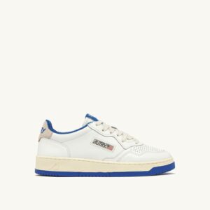 Medalist Low en cuir coloris blanc et Palace Blue