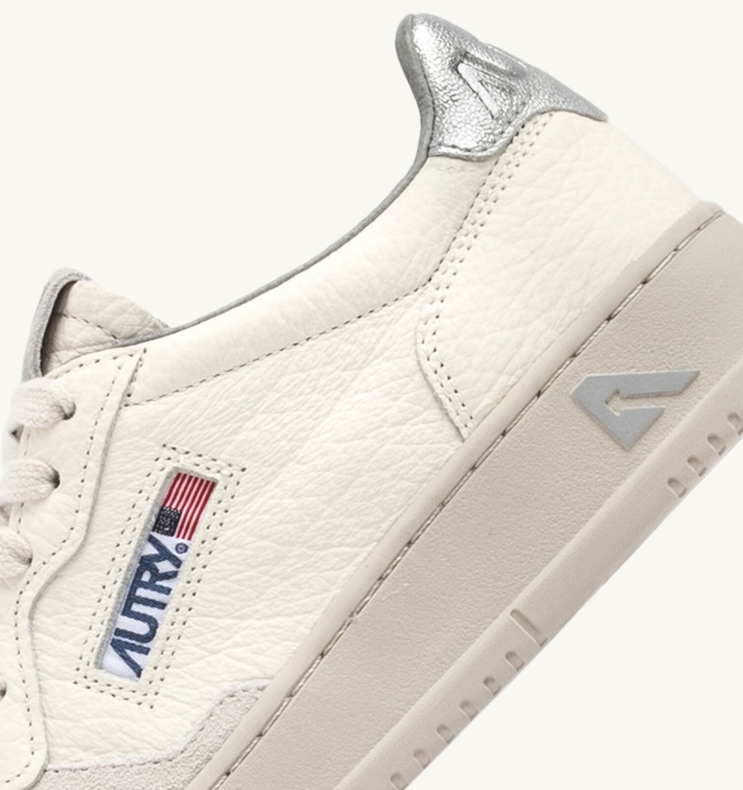 Medalist Low en cuir coloris Silver et blanc