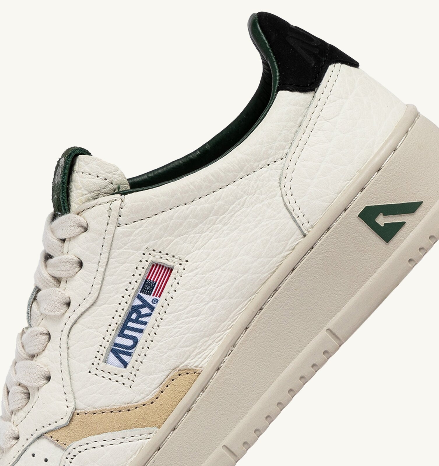Medalist Low en cuir et détails beige, noir et vert