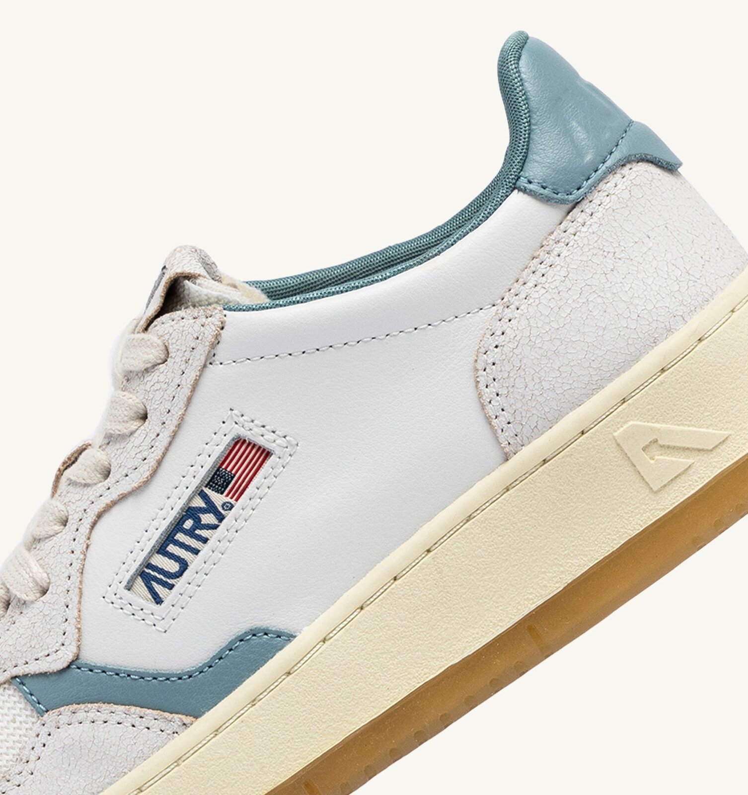 Medalist Low en cuir et mesh coloris blanc et silver blue