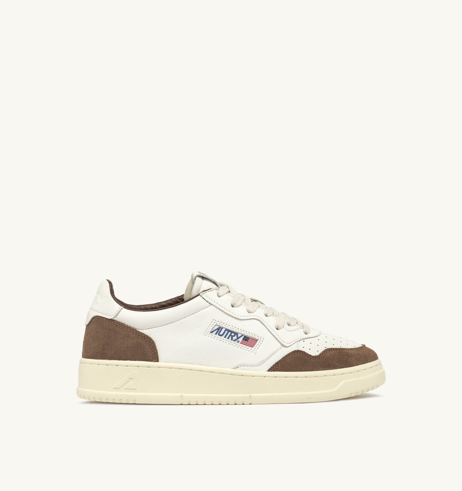 Medalist Low en cuir et daim coloris blanc et cigar