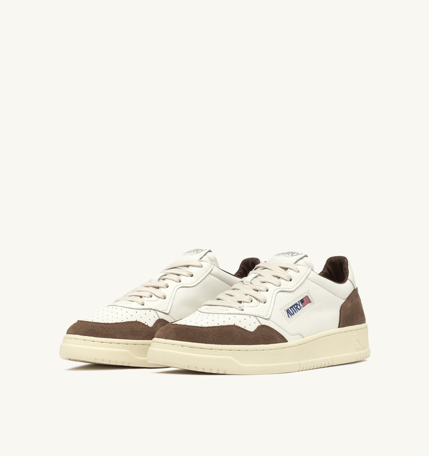 Medalist Low en cuir et daim coloris blanc et cigar