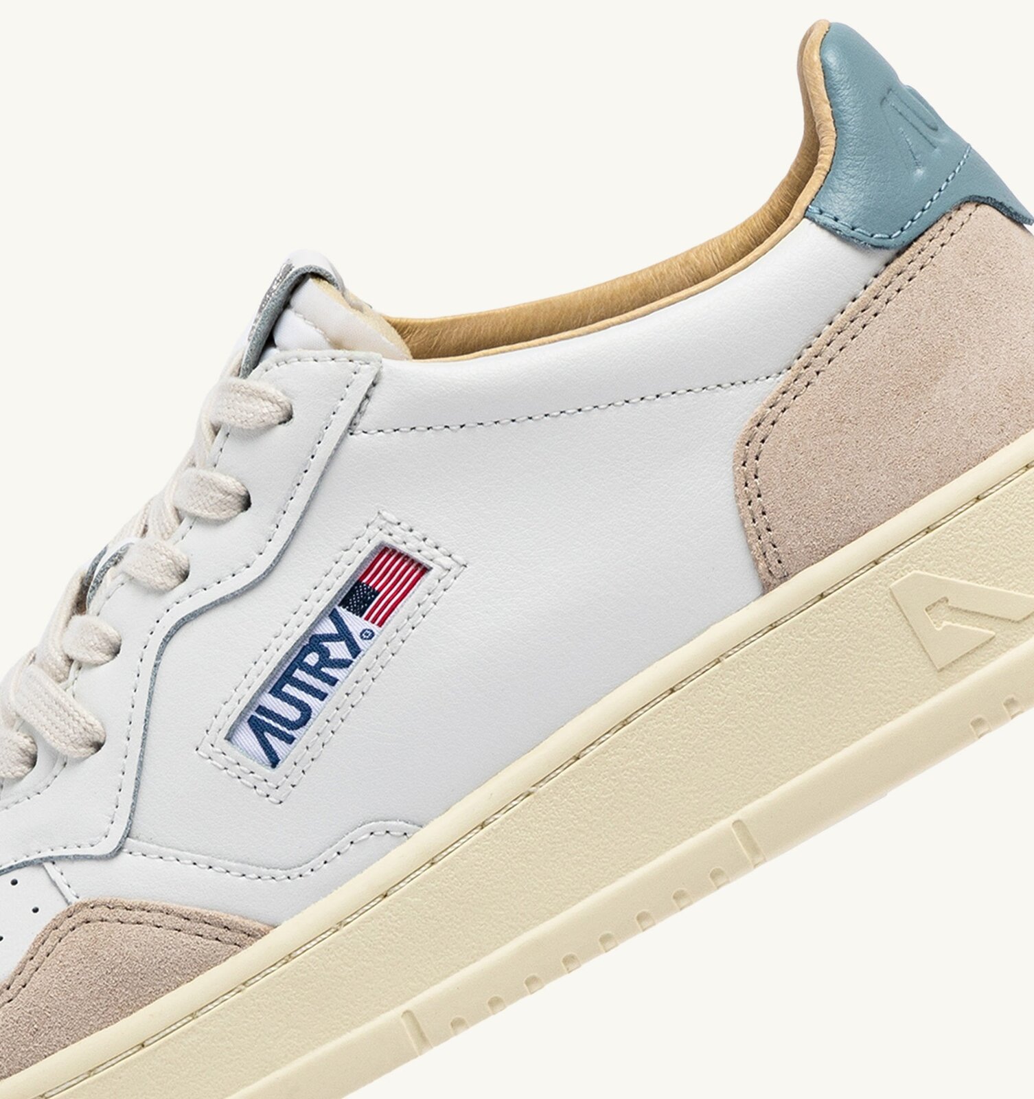 Medalist Low en cuir et daim coloris blanc et Silver Blue