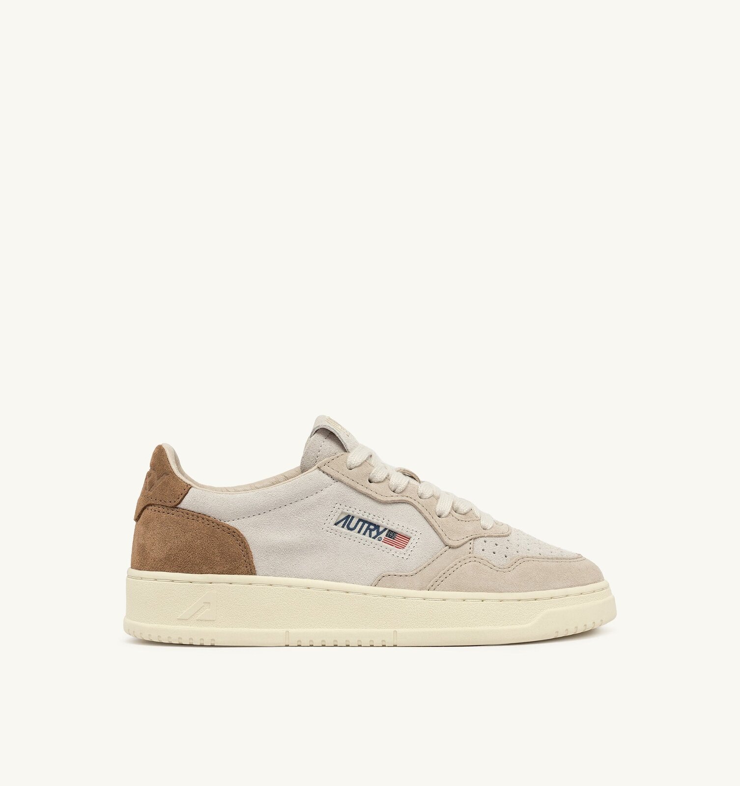 Medalist Low Tricolor en daim coloris Sand et Cigar