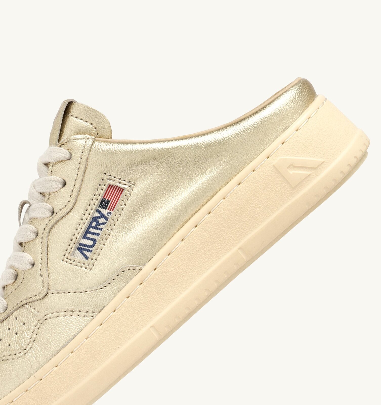 Medalist Mule en nappa coloris Platinum